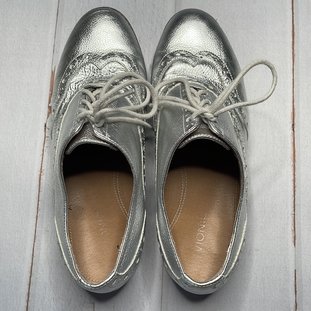 Vionic 10 Hadley Oxford Shoes Silver Wingtips Ladies Lace Up Dressy Rockabilly - Picture 4 of 17